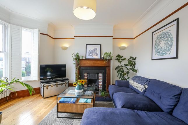 TFF, 18, Hurstbourne Road, London photo 4