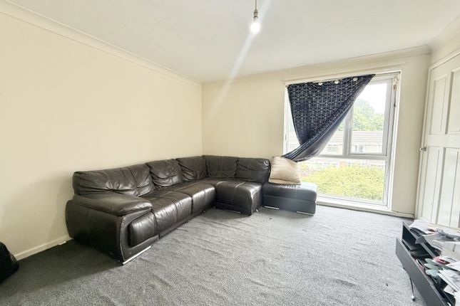 43, Edgmond Court, Sunderland photo 2