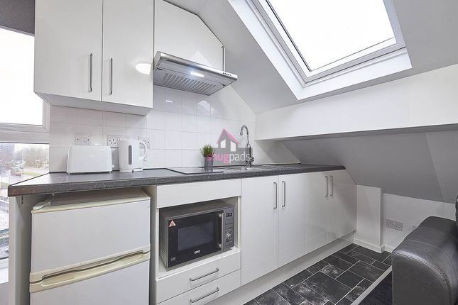 Gildabrook Road, Salford Manchester photo 3
