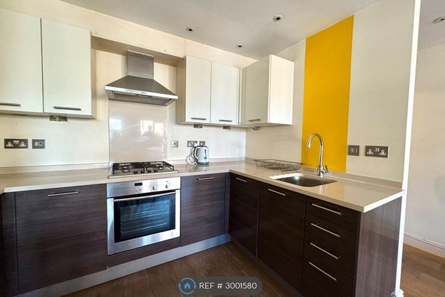 Flat, Mill Cross Court Windmill Road, Brentford photo 4