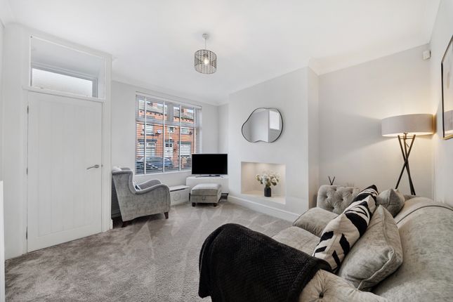 4 Clarendon Road, Bolton photo 3