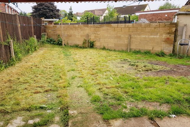 187, Knolton Way, Slough photo 3