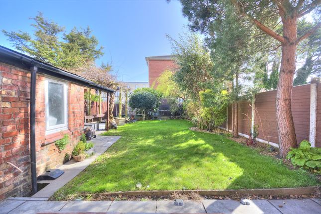 8, De Villiers Avenue, Liverpool photo 2