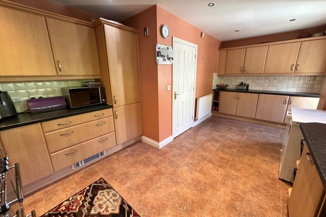 6, Eluneds Drive, Brecon photo 4