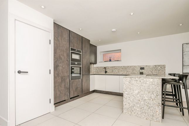 Flat 4, Kings Court, 26, Bridge Street, Birmingham photo 3