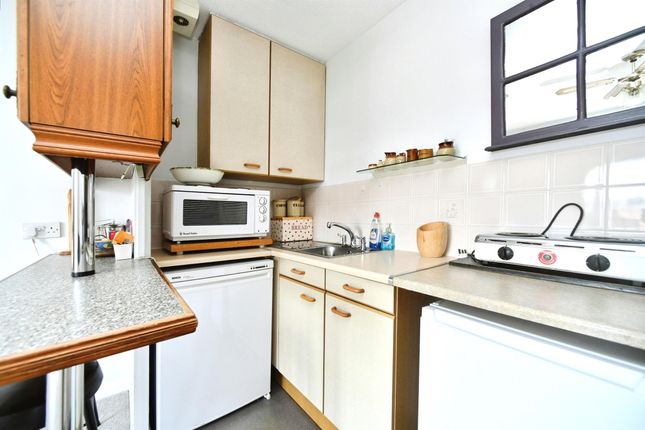 Flat 17, Hove Lodge, 18, Hove Street, Hove photo 4