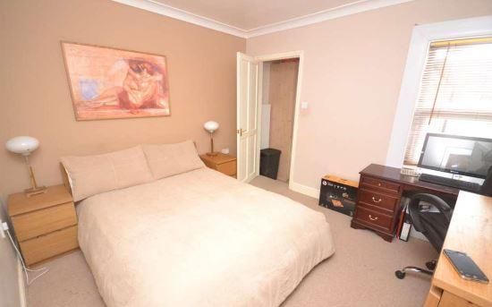 Terraced house to rent in Connaught Road, Reading