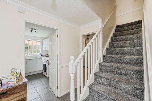 27, Dale Close, Swansea photo 5