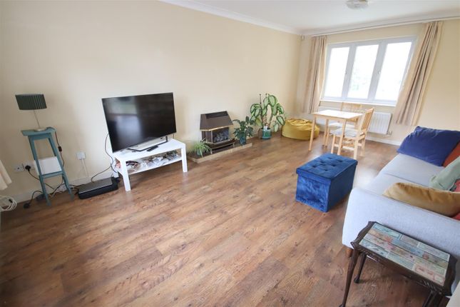51, Buckingham Road, Chippenham photo 4