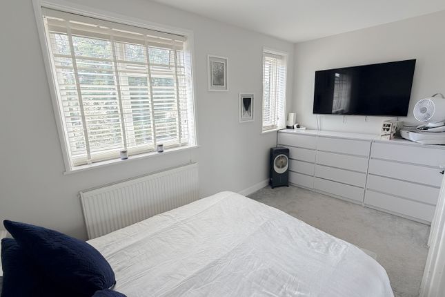 107, Shrewsbury Road, Carshalton photo 3