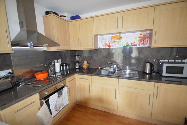 3, Clarence Court, Brands Hill photo 4
