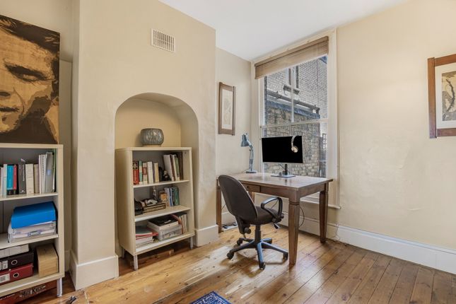 39, Park Avenue North, London photo 4