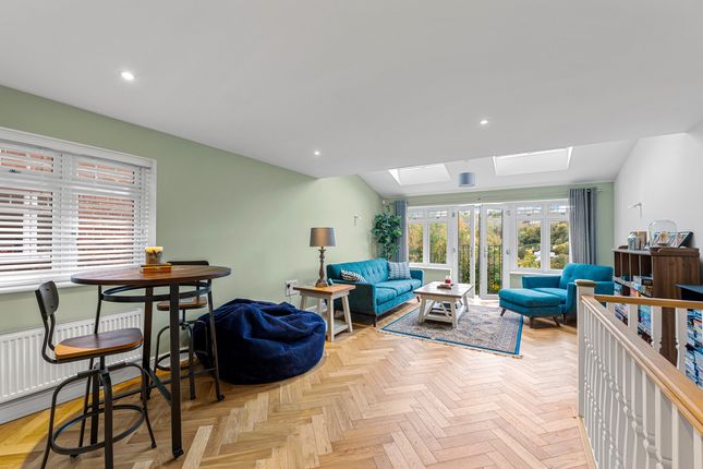 32, The Crescent, Caterham photo 4