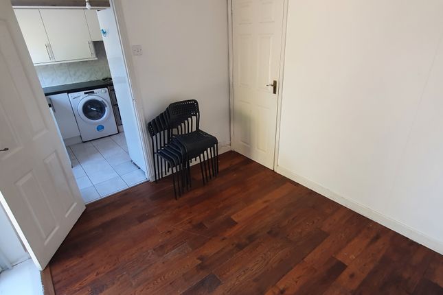 231 Woolaston Avenue, 231 Woolaston Avenue, Cardiff photo 3