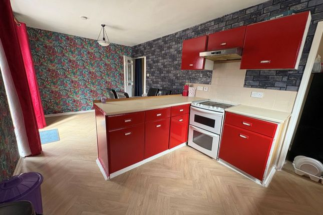 20, Mead Crescent, Newcastle Upon Tyne photo 4