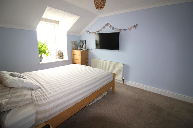 17, The Square, Saltash photo 4