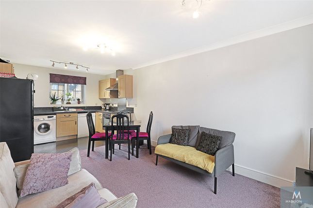 Flat for sale in Genas Close, Barkingside