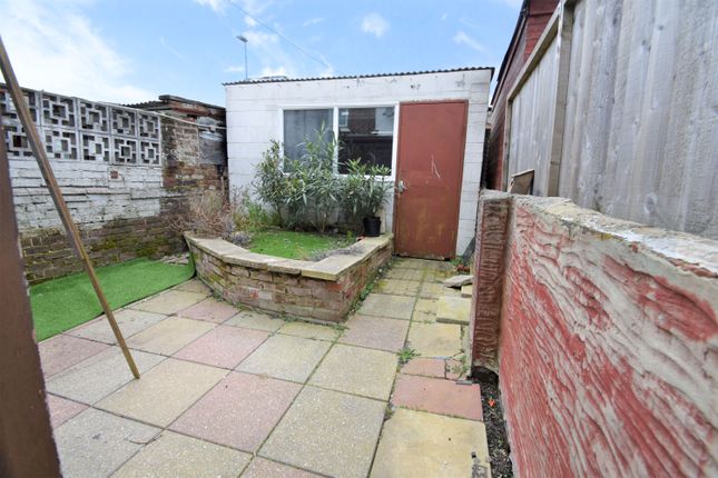 Terraced house to rent in Ranelagh Road - Silver Sub, Portsmouth, Hampshire