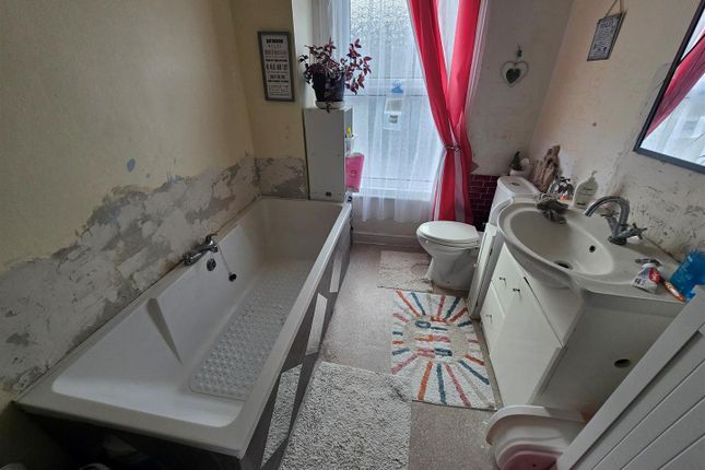 52, Elsie Road, Great Yarmouth photo 3