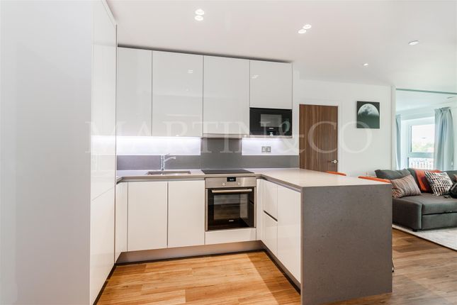 Flat for sale in Vista House, London