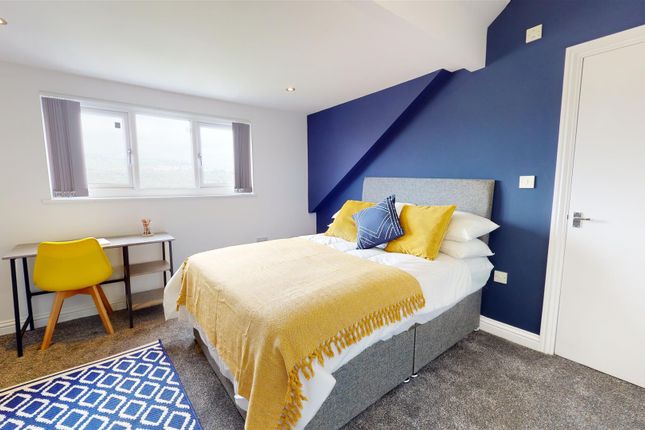 Room to rent in Kirkgate, Shipley