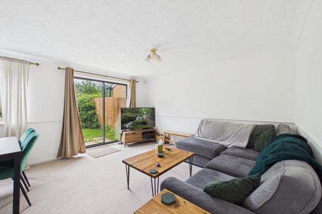 40, Tallis Lane, Milton Keynes photo 4