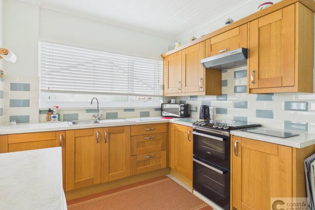11, Roborough Gardens, Newton Abbot photo 3