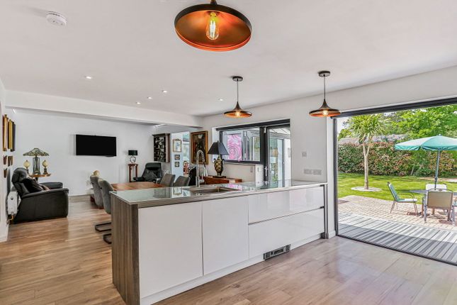 9, Willow Way, Ferndown photo 4
