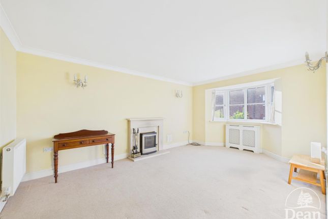11, Fairmoor Close, Lydney photo 2