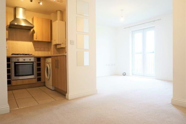 Flat 11, Reddings House, Nythe photo 2