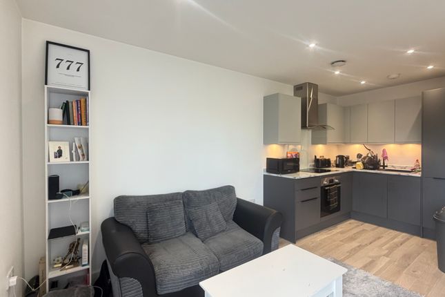 33 Ironbridge House, Windmill Lane, London photo 4