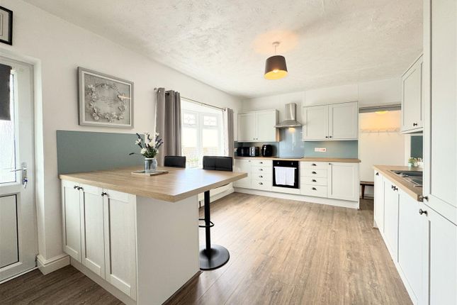 3, Greenbank Crescent, Newquay photo 4