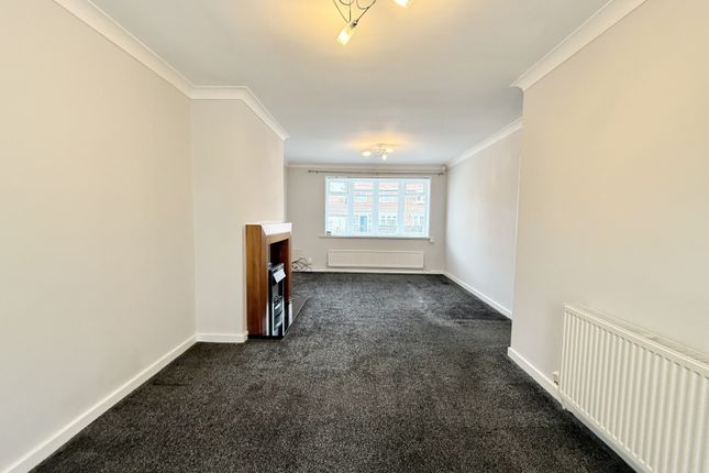 Courtney Drive, Sunderland photo 4