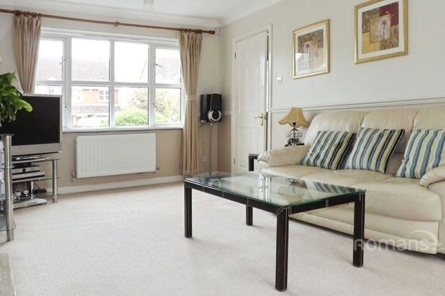 25, Broadmead, Farnborough photo 4