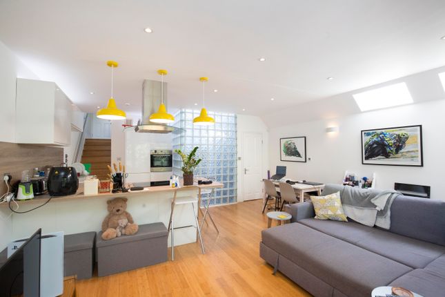 Thumbnail Flat for sale in Victoria Road, Kingston Upon Thames