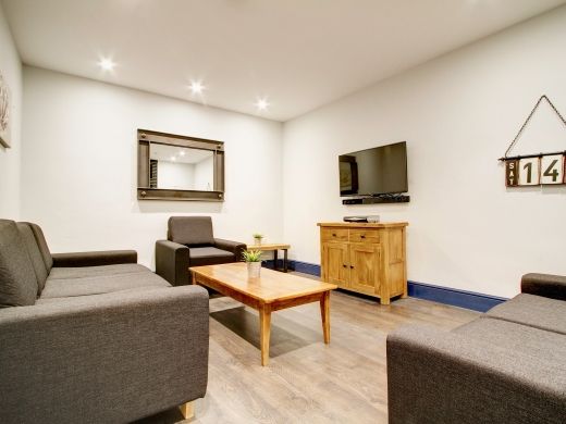 Shared accommodation to rent in Hyde Park Road, Leeds