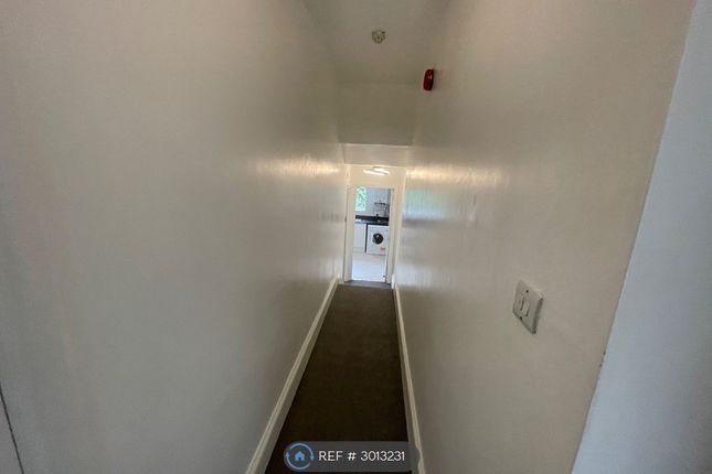 Flat   Kenwood Road, Stretford, Manchester photo 3
