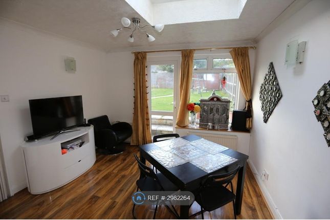Caldbeck Drive, Woodley, Reading photo 3