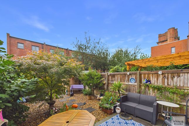75 Longley Road, Chichester photo 4