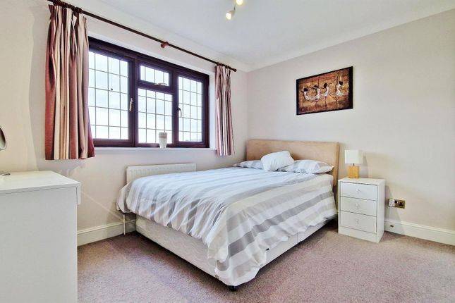 Detached house for sale in Stoneleigh Park, Colchester