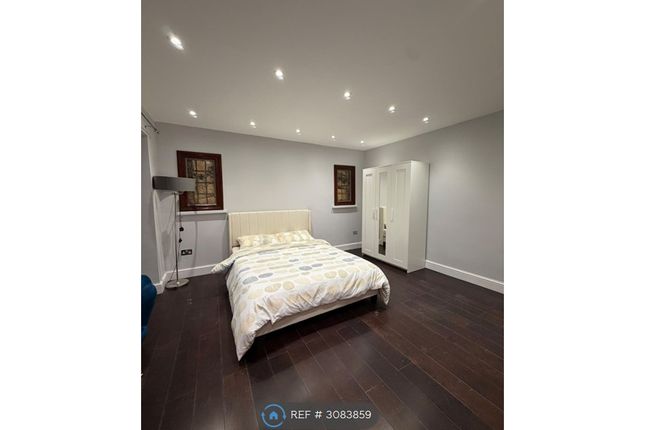 Studio flat on Cheam, Sutton, £1,500/mo