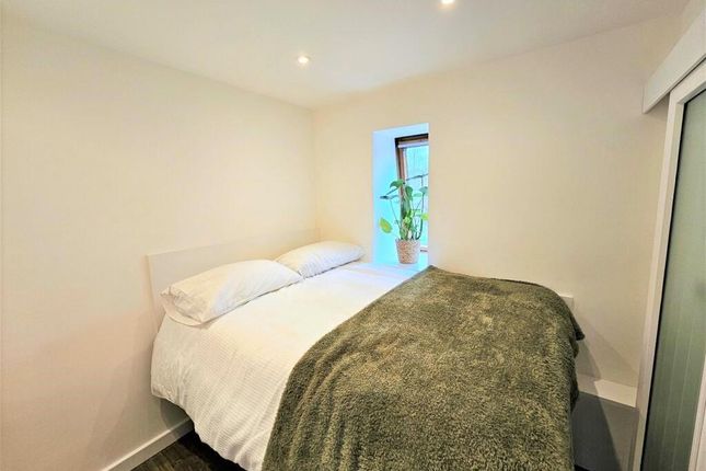 Flat for sale in Ireton Close, Muswell Hill