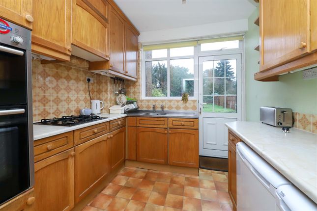 7, Croft Gardens, Ruislip photo 4