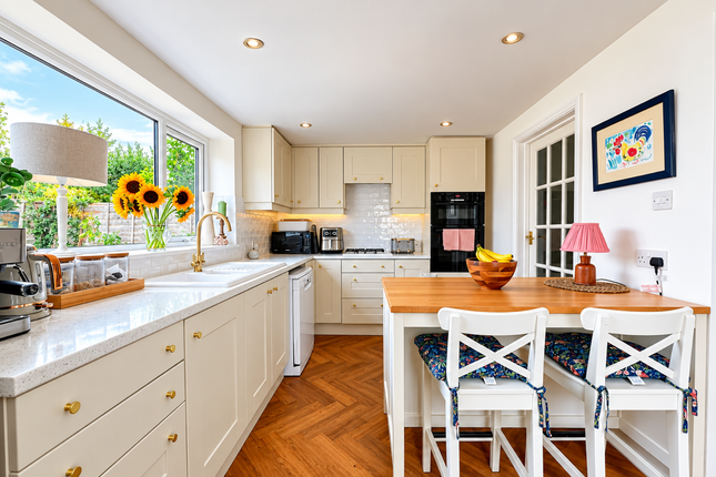 Balmoral Crescent, West Molesey photo 2