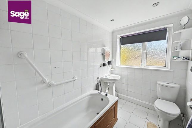 30, Station Road, Newport photo 4
