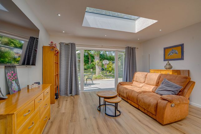 37 Randall Road, Hampshire photo 4