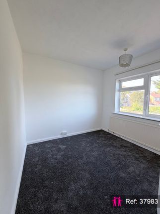 11, Solway Road South, Luton photo 4