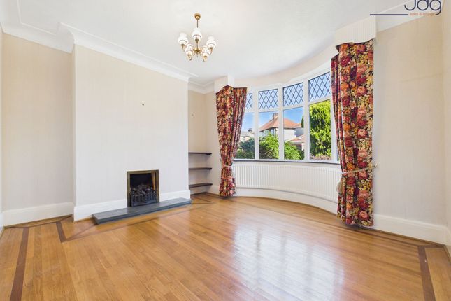 12 Windsor Avenue, Lancaster photo 3