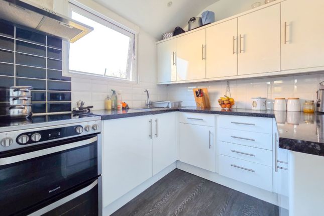 5 Les Pieces La Rue Des Huriaux, Jersey photo 4