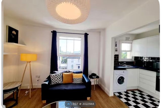 Grove Road, London photo 2